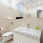 Garys Bright And Spacious Two Bedroom Flat Near Danube 아파트 부다페스트
