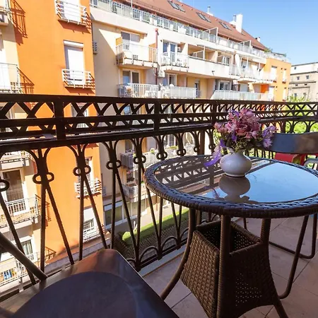 Garys Bright And Spacious Two Bedroom Flat Near Danube * Budapesta