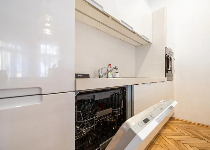 Garys Bright And Spacious Two Bedroom Flat Near Danube דירה בודפשט
