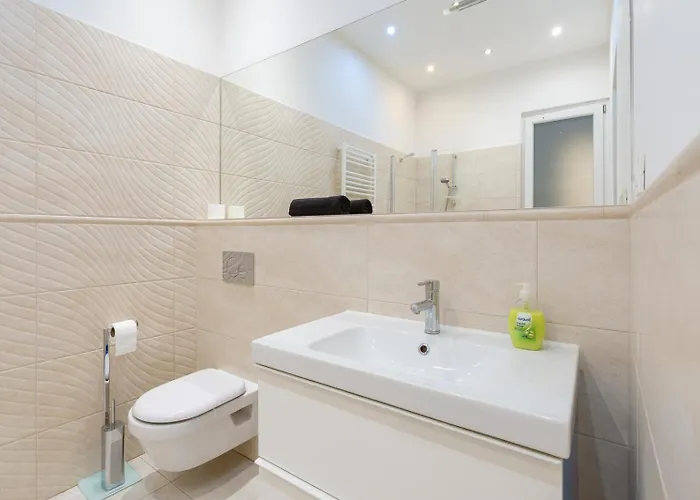Garys Bright And Spacious Two Bedroom Flat Near Danube דירה בודפשט