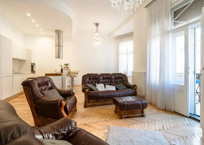 Garys Bright And Spacious Two Bedroom Flat Near Danube בודפשט