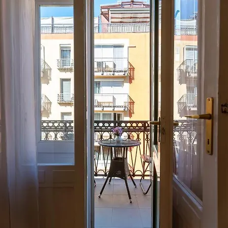 شقة Garys Bright And Spacious Two Bedroom Flat Near Danube *