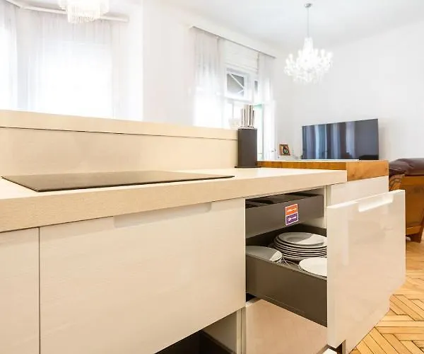 Garys Bright And Spacious Two Bedroom Flat Near Danube * Budapest